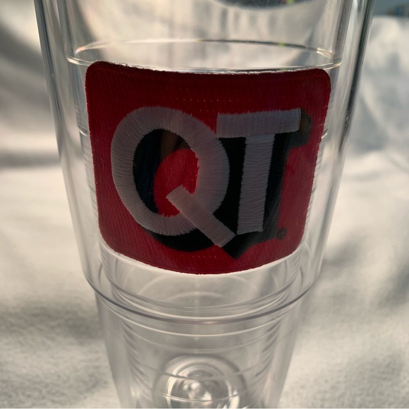 Tervis 24oz tumbler with lid - Picture 2 of 4